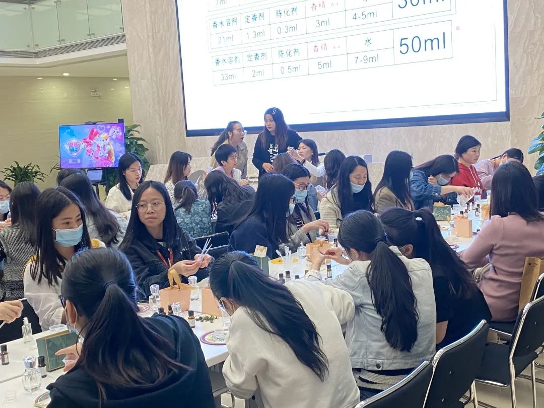 CcUwO2hN7o.jpg CcUwO2hN7o.jpg