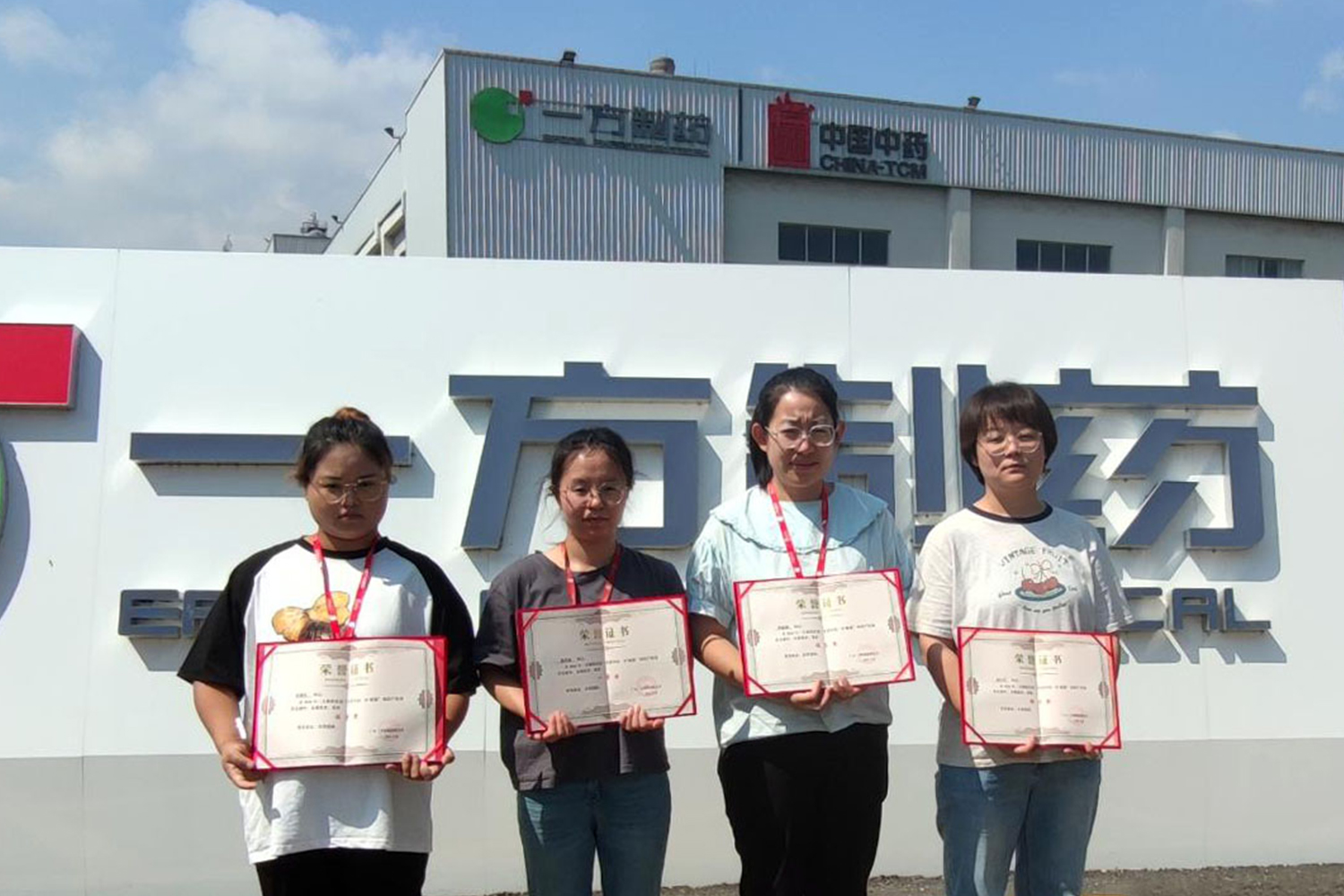 2KfXIJUxF1.jpg 2KfXIJUxF1.jpg